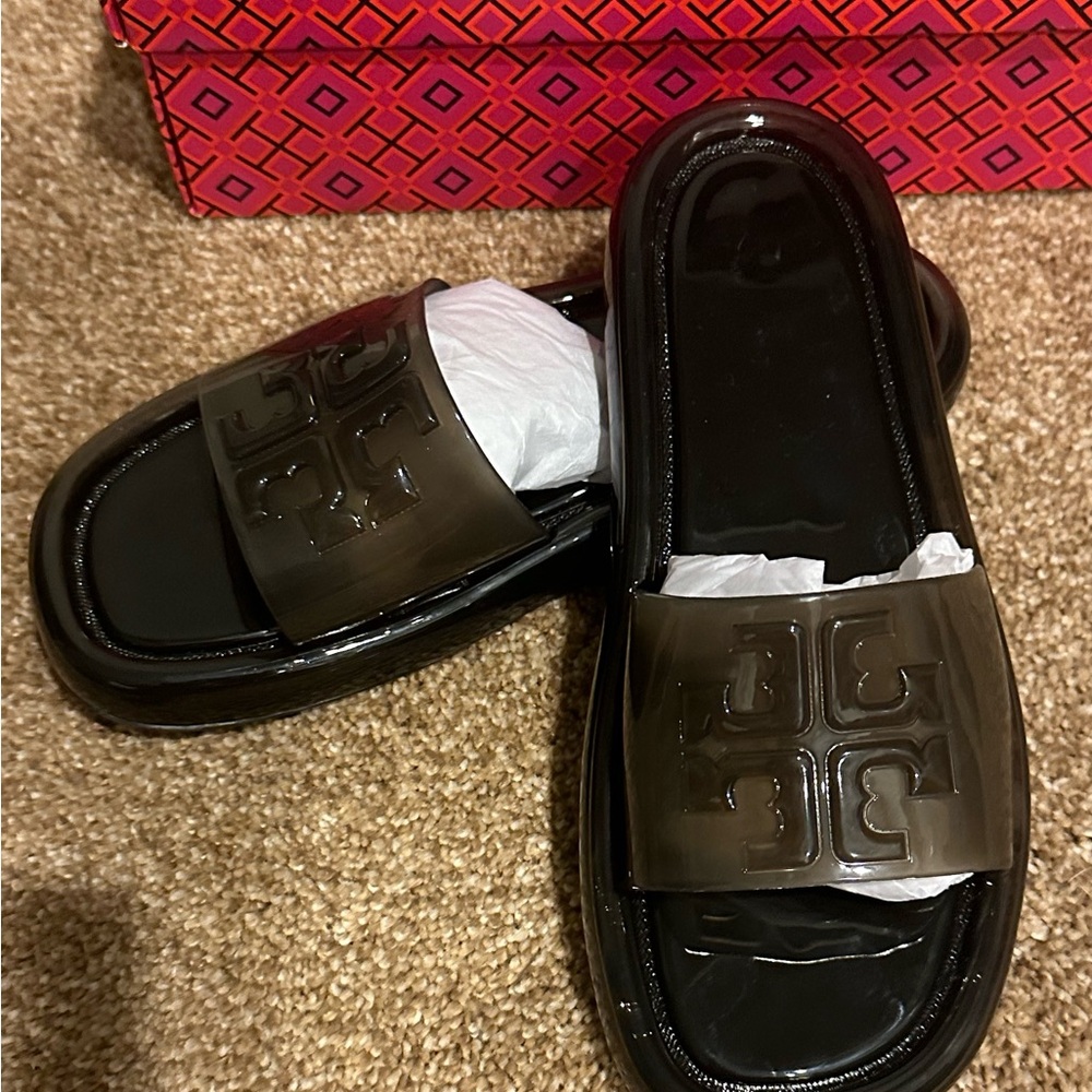 New Tory Burch BUBBLE JELLY slides. Size 8. Perfect black.